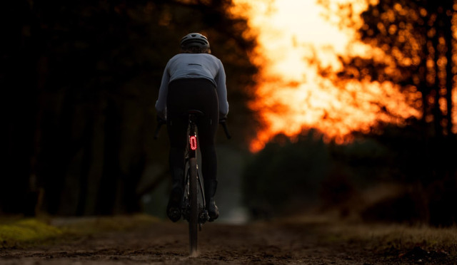 Winter Commuting by Bike: The Essential Lights Safety Guide