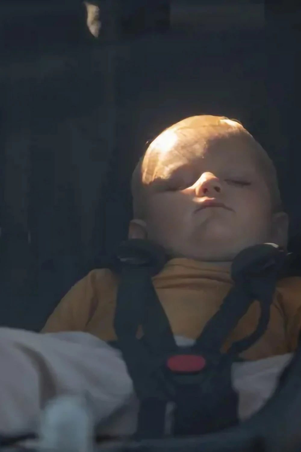 Hamax Breeze 1-seat reclining seat shown in relaxed position