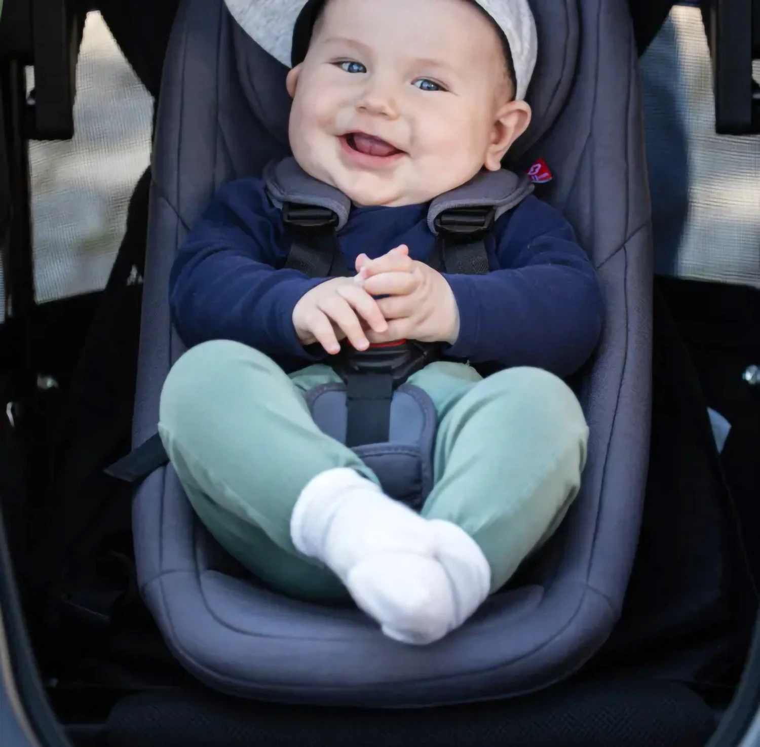 Hamax Breeze 1-seat trailer with baby insert installed in stroller mode