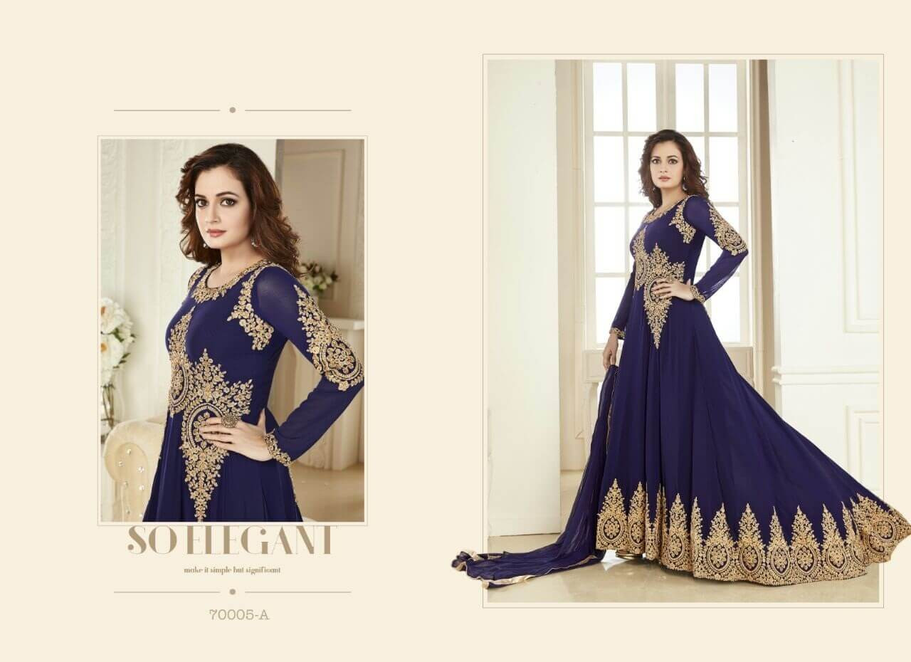 Party Wear Royal Anarkali Suits at best price in Surat by Kana Fashion |  ID: 7949083830