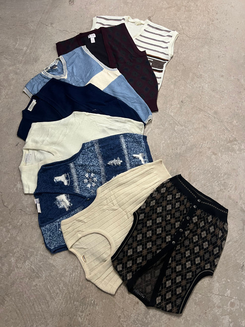 (17) Knit Sweater Vest Box