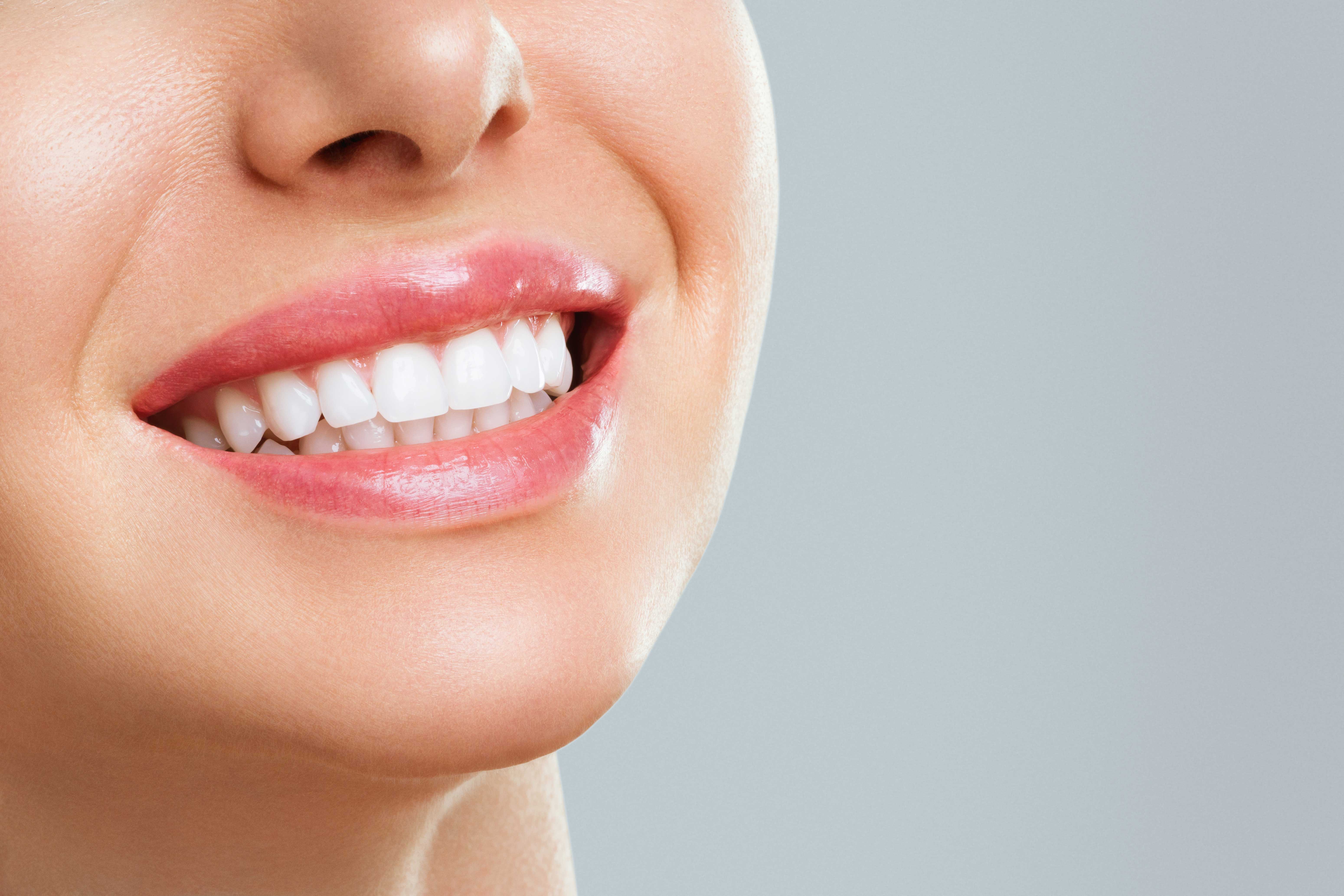 Woman with a nice smile and healthy gums