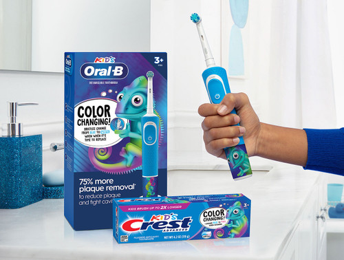 Oral-B + Crest Color Changing Electric Toothbrush Kids Bundle
