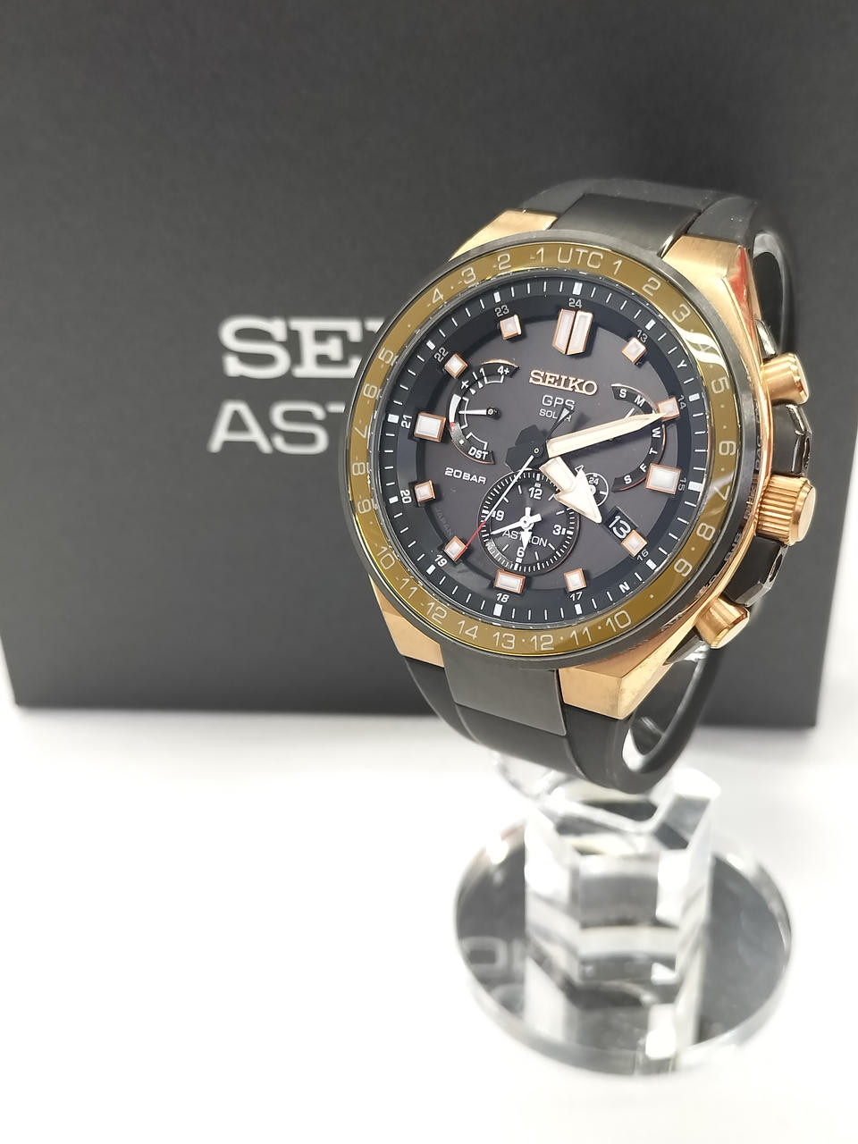 Seiko Astron SBXB170 Day Date Titanium Ceramic 20 Bar Solar Mens