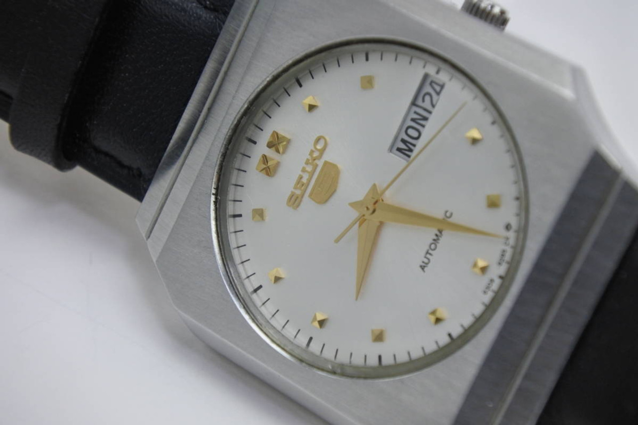 Seiko Seiko 5 6309-6260 Vintage Day Date Stainless Steel Automatic Mens  Watch - Japan Pre-owned Vintage
