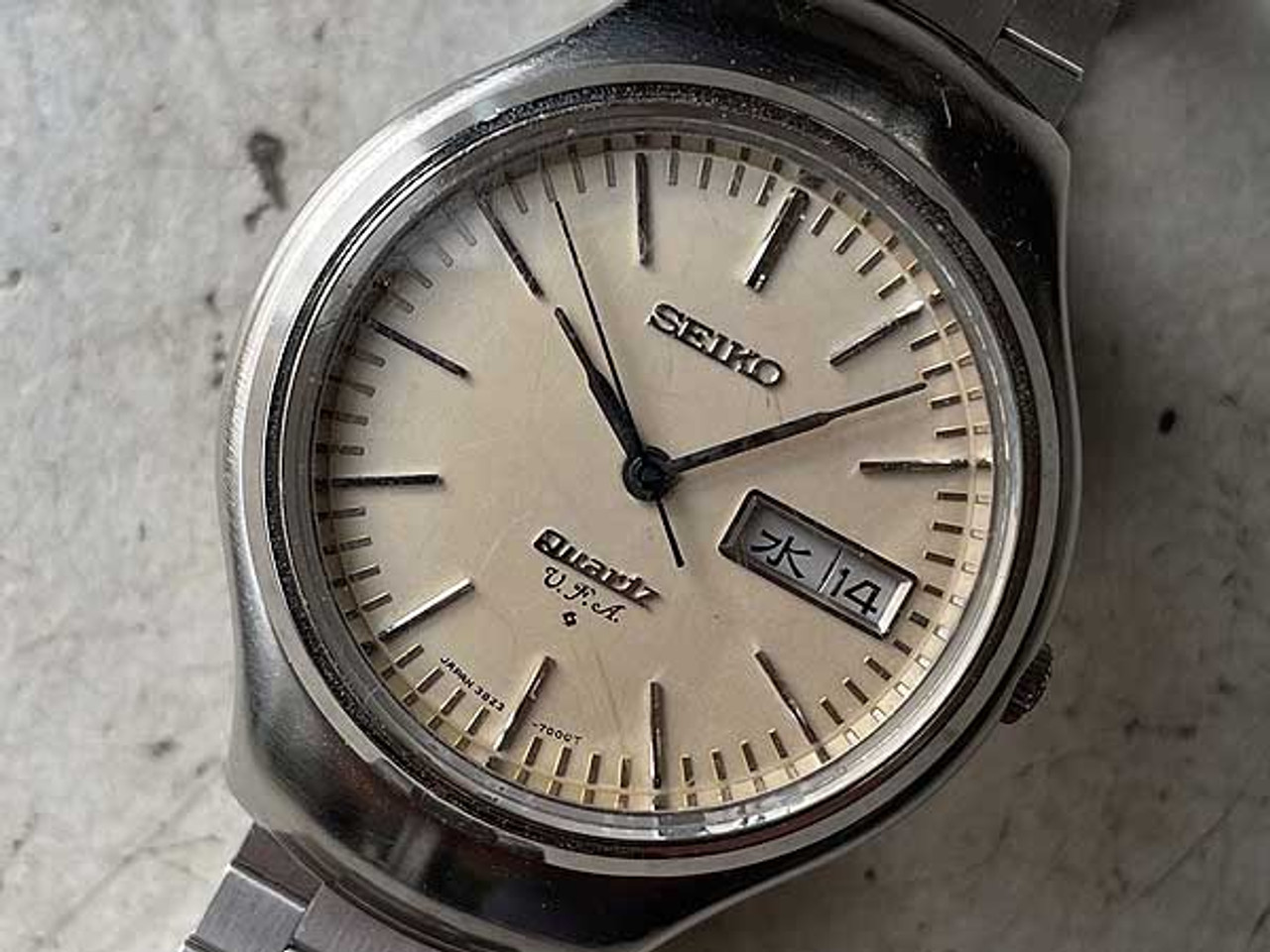 Seiko Day Date Vintage VFA Stainless Steel Quartz Mens Watch Authentic  Working - Japan Pre-owned Vintage