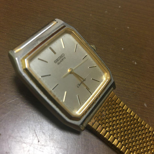 Seiko 9021-5130 Vintage Silver Gold Quartz Mens Watch Authentic