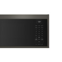 Kitchenaid® Four à micro-ondes à hotte intégrée à profil bas intelligent avec ventilateur double YKMML550RBE