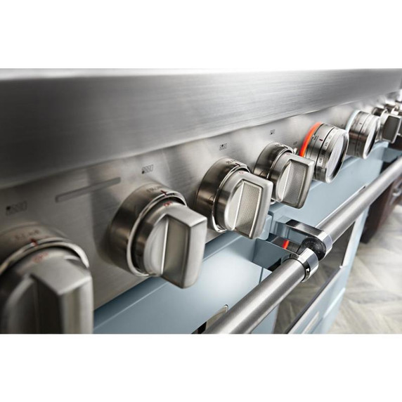 Cuisinière commerciale intelligente au gaz KitchenAid® avec plaque chauffante, 48 po KFGC558JMB