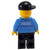 Politie - Stadsshirt met donkerblauwe das en gouden insigne Zwarte benen Zwarte pet met korte snavel Bruine baard Afgerond