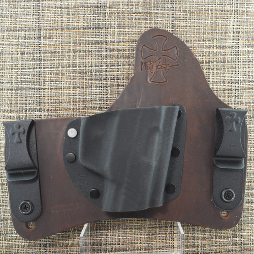 22415 CrossBreed® SuperTuck . RUGER MAX 9 . Right Hand . Founders Leather . Combat and Optic Cut