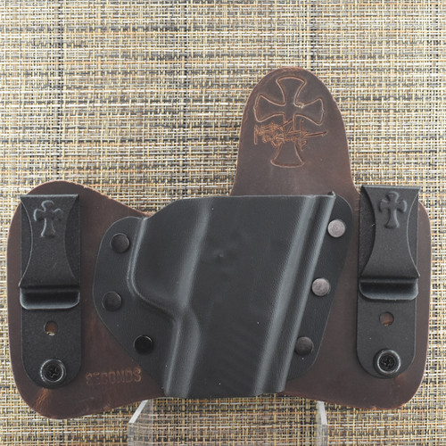 22922 CrossBreed® MiniTuck for WALTHER PPS M2 . Right Hand . Founders Leather