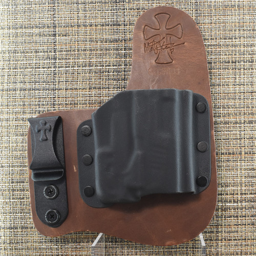 23188 CrossBreed® IWB Carry Package for SIG P365 SERIES (all except X Macro) with STREAMLIGHT TLR-6 . Right Hand . Founders Leather