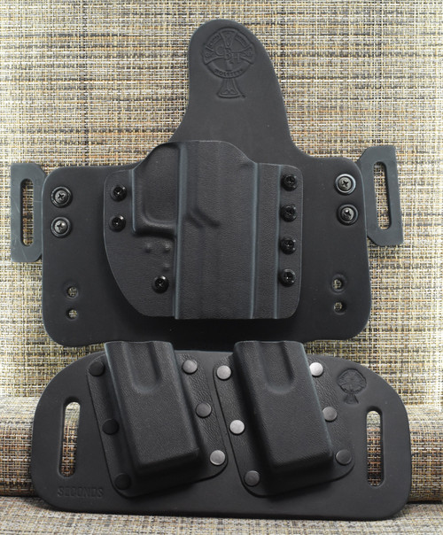 23215 CrossBreed OWB Carry Package for SIG P320 All (except subcompact) . Right Hand . Optic Cut . Black Cow