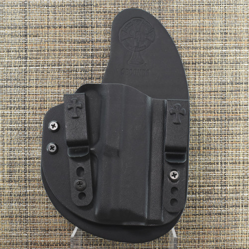 23274 CrossBreed® Reckoning for FN 509 . Right Hand . Black Cow . Optic Cut