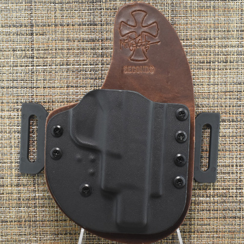 23406 CrossBreed® OWB Reckoning for SPRINGFIELD HELLCAT RDP . Right Hand . Founders Leather . Optic Cut