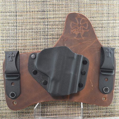 23685 CrossBreed® SuperTuck for SMITH & WESSON SHIELD / SHIELD PLUS 9/40 . Right Hand . Founders Leather . Combat and Optic Cut