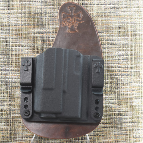 23793 CrossBreed® LDS 2.0 for GLOCK 19 with STREAMLIGHT TLR-7 / TLR-8  . Right Hand . Founders Leather . Optic Cut
