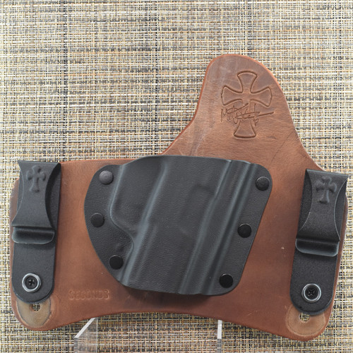 24034 CrossBreed® SuperTuck for SIG P365 X MACRO / FUSE. Right Hand . Founders Leather . Combat Cut