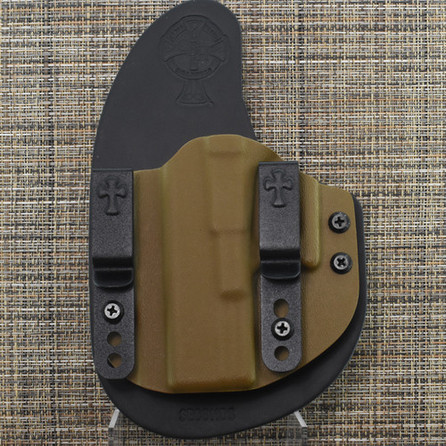22403 CrossBreed® Reckoning for GLOCK 19 . Left Hand . Black Cow . Coyote Tan Pocket  Optic Cut