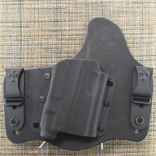 24409 CrossBreed® SuperTuck for SIG P365 X MACRO / AXG LEGION /  FUSE with STREAMLIGHT TLR-7 SUB . Right Hand . Black Cow . Combat and Optic Cut