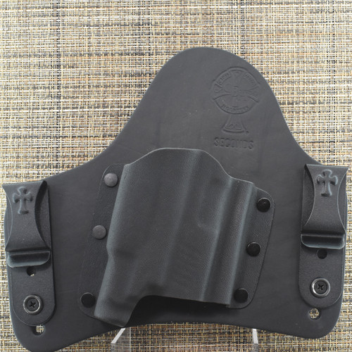 25010 CrossBreed® SuperTuck for SIG P365 / P365 XL with STREAMLIGHT TLR-7 SUB . Right Hand . Black Cow .  Optic Cut