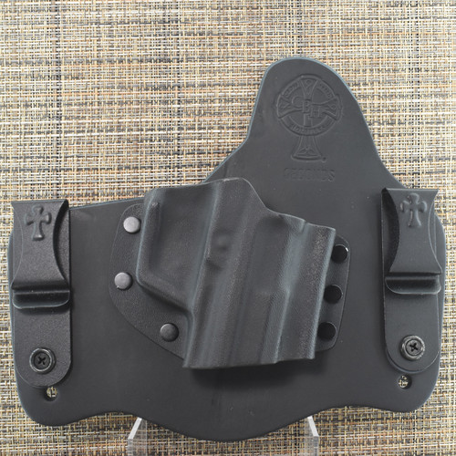 25364 CrossBreed® SuperTuck for HK USP 45 . Right Hand . Black Cow . Combat and Optic Cut