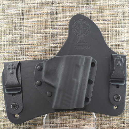 25479 CrossBreed® SuperTuck for RUGER SR22 . Right Hand . Black Cow . Combat Cut