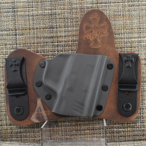 25502 CrossBreed® MiniTuck for HK CC9 . Right Hand . Founders Leather . Sniper Grey Pocket