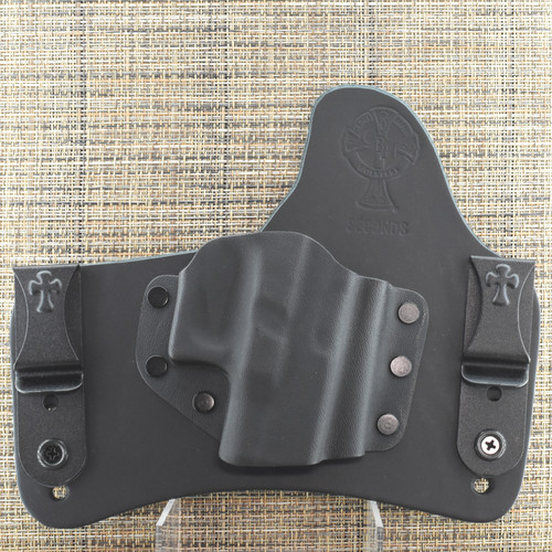 26007 CrossBreed® SuperTuck for GLOCK 26/27/28 . Right Hand . Black Cow . Combat and Optic Cut