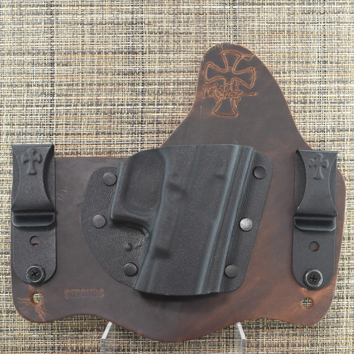 26013 CrossBreed® SuperTuck for GLOCK 17/19 . Right Hand . Founders Leather . Combat Cut