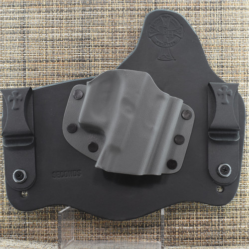26025 CrossBreed® SuperTuck for GLOCK 17/19 . Right Hand . Black Cow . Combat and Optic Cut . Sniper Grey Pocket . Suppressor Height Sights