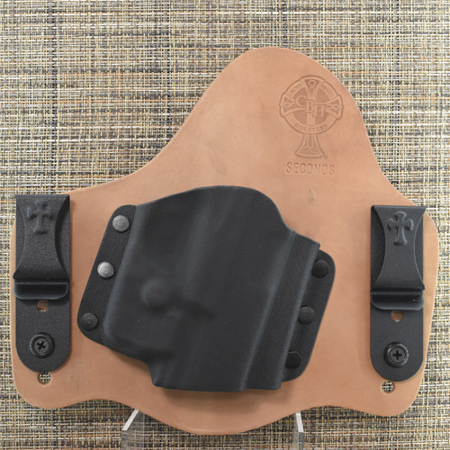 26027 CrossBreed® SuperTuck for SPRINGFIELD XDm SERIES with STREAMLIGHT TLR-6 . Right Hand . Horse . Optic Cut