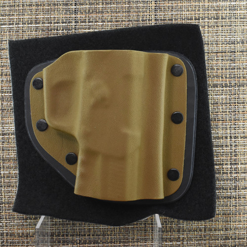 MP425 CrossBreed® Modular Pocket for FN 5.7 MK II . Right Hand . Black Cow . Coyote Tan Pocket