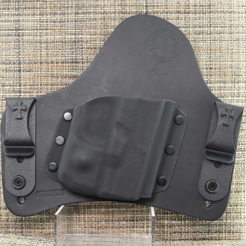 26070 CrossBreed® SuperTuck for GLOCK 26/27/28 with CRIMSON TRACE LASERGUARD PRO LL-810 Red / LL-810G Green . Right Hand . Black Cow