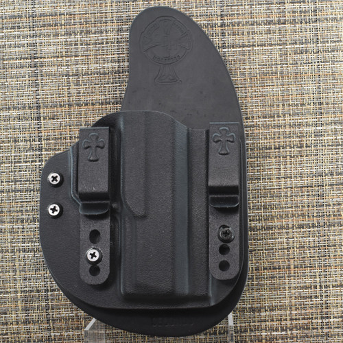 26085 CrossBreed® Reckoning for ROST MARTIN RM1C . Right Hand . Black Cow . Optic Cut