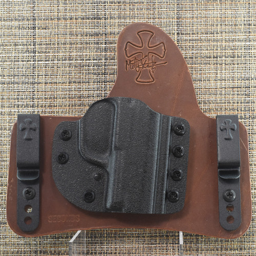 26117 CrossBreed® MT2 for SIG P365 SERIES (all except X Macro) . Right Hand . Founders Leather . Optic Cut