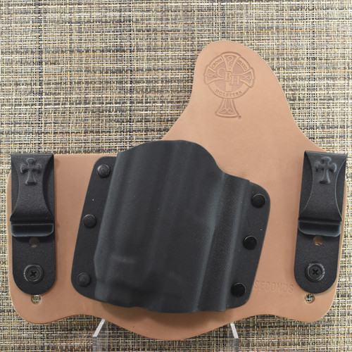 26124 CrossBreed® SuperTuck for SIG P365 / P365XL with SIG FOXTROT 365 XR WEAPON LIGHT . Right Hand . Horse . Combat and Optic Cut