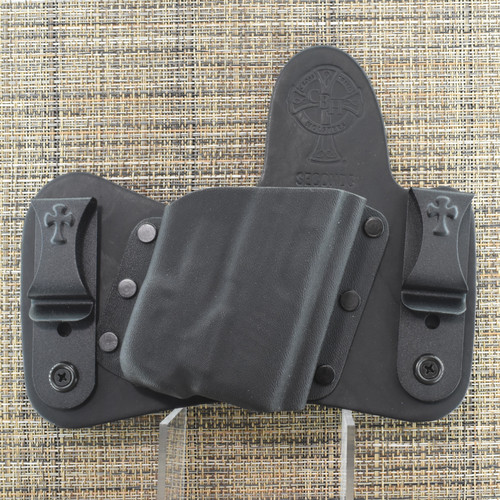 26145 CrossBreed® MiniTuck for SIG P365 with STREAMLIGHT TLR-6 . Right Hand . Black Cow