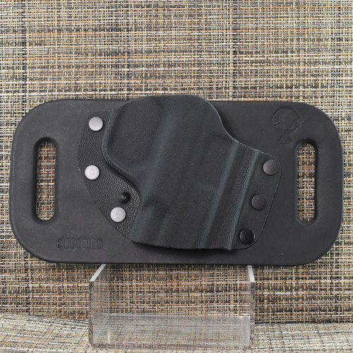 26251 CrossBreed® SnapSlide for SMITH & WESSON SHIELD / SHIELD PLUS 9/40 . Right Hand . Black Cow . Optic Cut