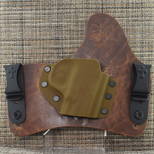 26263 CrossBreed® SuperTuck for SMITH & WESSON SHIELD / SHIELD PLUS 9/40 . Right Hand . Founders Leather . Combat and Optic Cut . Coyote Tan Pocket