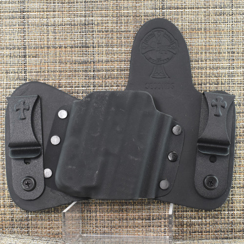 26267 CrossBreed® MiniTuck for GLOCK 43mos / 43xmos / 48mos with STREAMLIGHT TLR-6 . Right Hand . Black Cow . Optic Cut