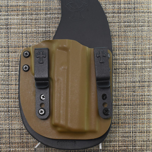 26299 CrossBreed® Reckoning for SIG P226 X-LEGION . Right Hand . Black Cow . Optic Cut . Coyote Tan Pocket
