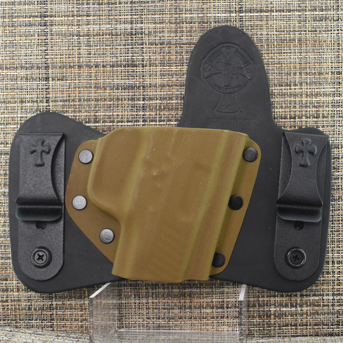 26326 CrossBreed® MiniTuck for WALTHER PPS M2 . Right Hand . Black Cow . Coyote Tan Pocket
