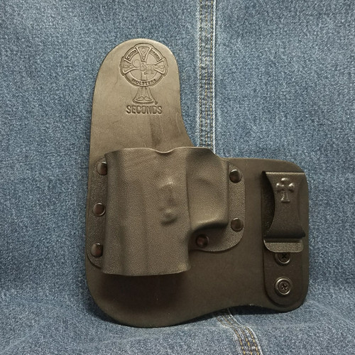 13304 CrossBreed Freedom Carry SIG P220 with Rail / Left Hand / Black Cow