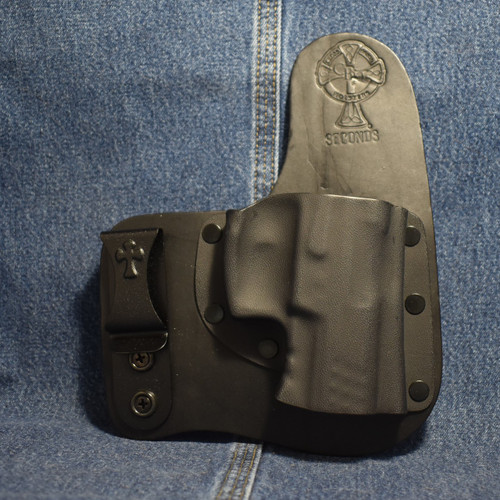 14472 CrossBreed® Freedom Carry . HK VP9 . Right Hand . Black Cow