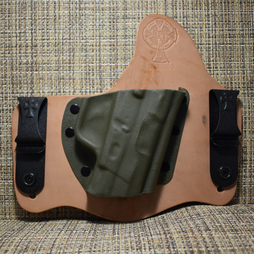 16427 CrossBreed® SuperTuck . TAURUS 24/7 G2 . Right Hand . Horse . Combat Cut . Olive Drab Pocket