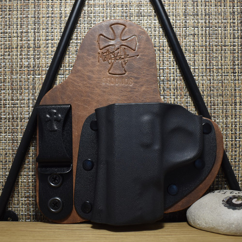 16890 CrossBreed® Appendix Carry . SMITH & WESSON SHIELD 45 . Left Hand . Founders Leather