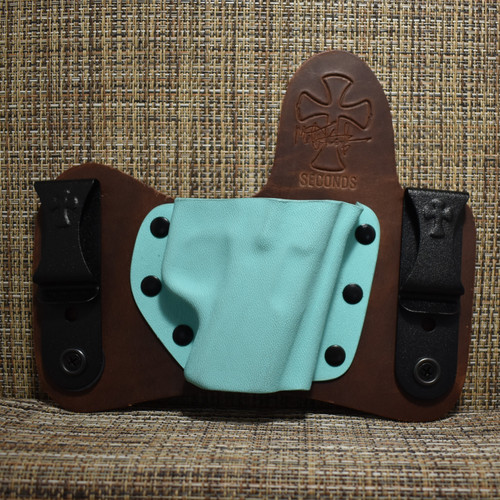 17286 CrossBreed® MiniTuck . KAHR PM/CM 9/40 . Right Hand . Founders Leather . Tiffany Blue Pocket