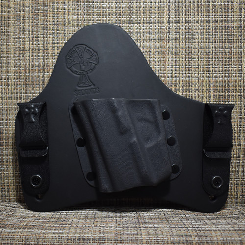 17336 CrossBreed® SuperTuck . SIG P365 / P365XL with SIG LIMA 365 LASER . Left Hand . Black Cow 